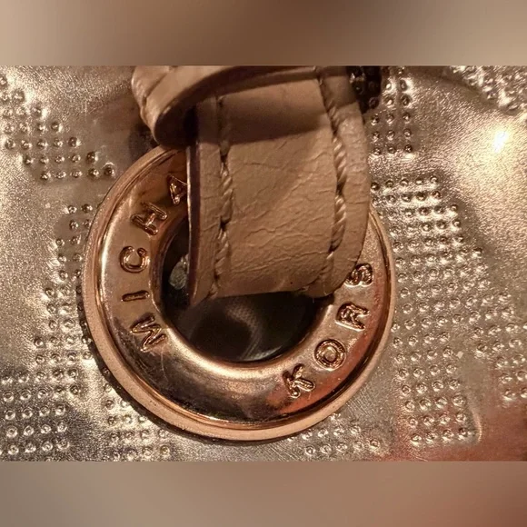 Michael Kors | monogram metallic tote bag. - Picture 6 of 16